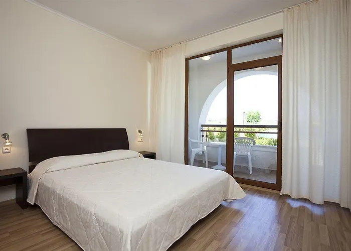 Отель Sunrise Club Apart 3*